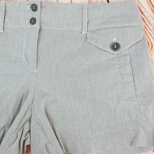 🎁6 Grey & White Pinstripe Womens Short